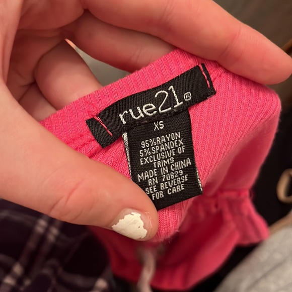 Soft stretchy side tie tank - Picture 3 of 3